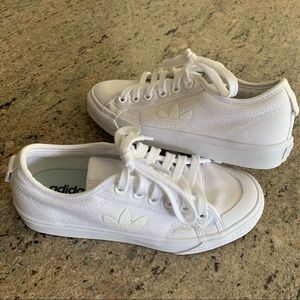 Adidas Women’s Nizza Trefoil White Shoe size 6